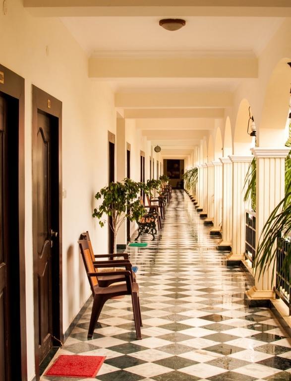 Kumararraja Palace Yelagiri Buitenkant foto