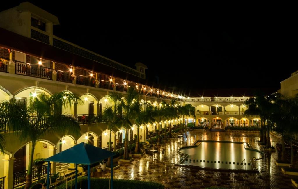 Kumararraja Palace Yelagiri Buitenkant foto