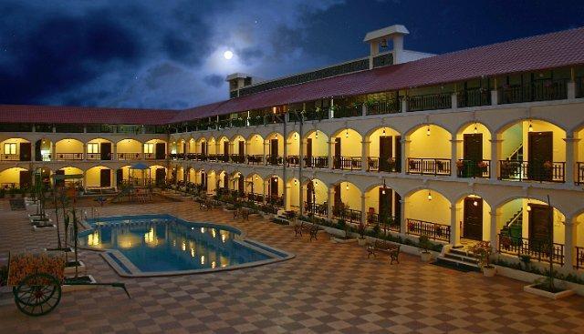 Kumararraja Palace Yelagiri Buitenkant foto