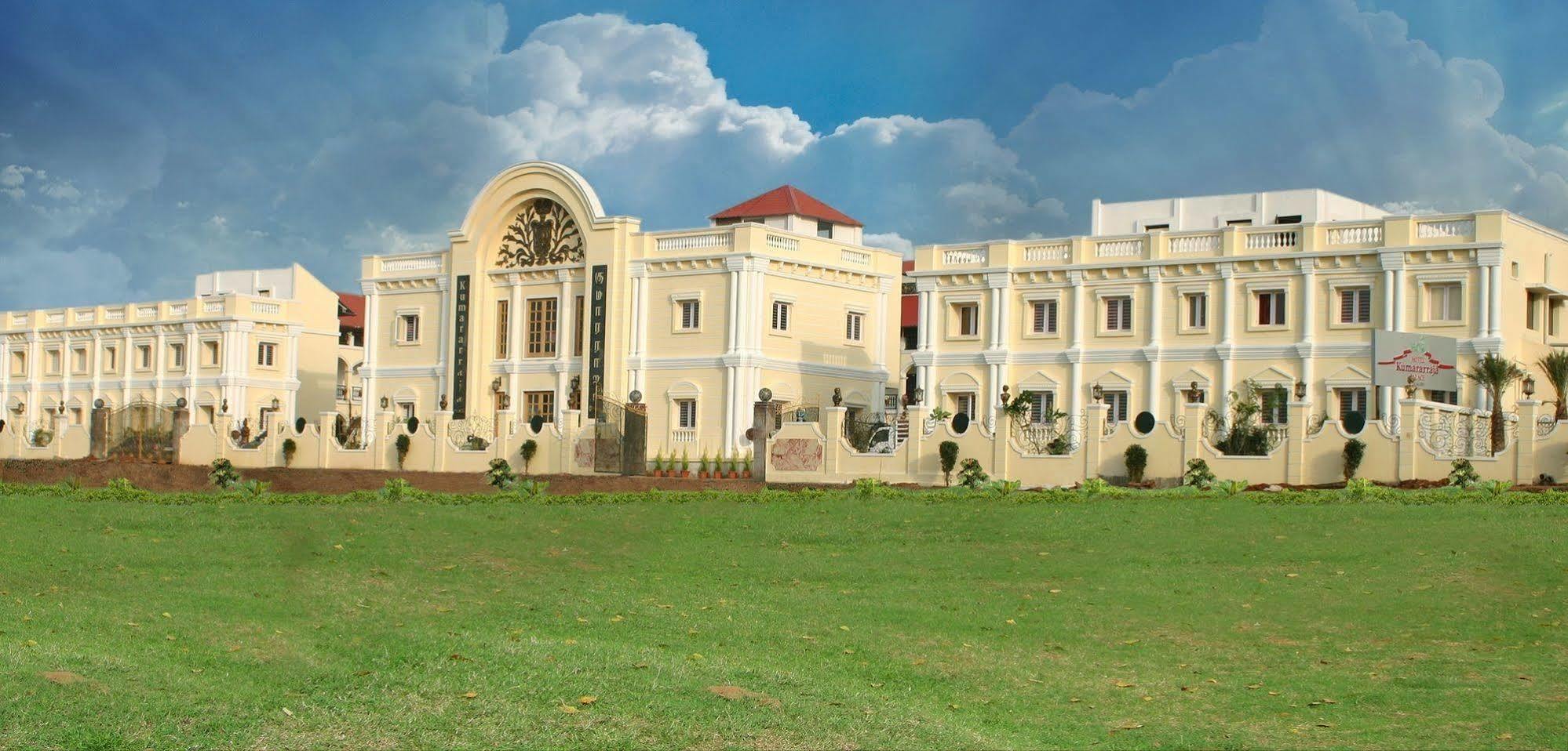 Kumararraja Palace Yelagiri Buitenkant foto