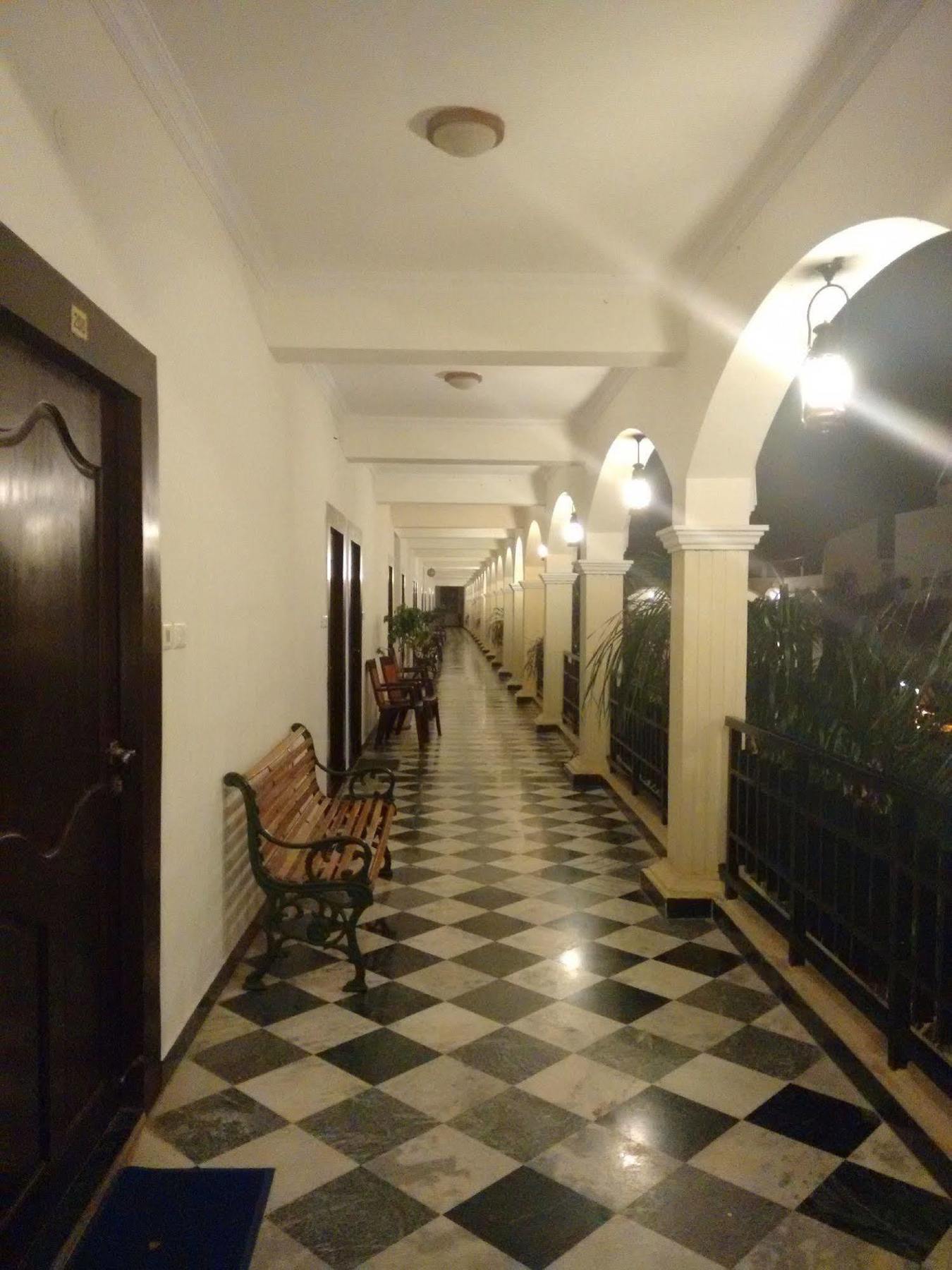 Kumararraja Palace Yelagiri Buitenkant foto